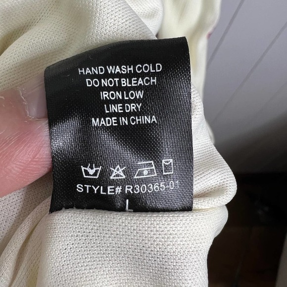 Third Bird Nest Cream and Floral 100% Rayon Flutter Sleeve Jumper SZ L - Picture 8 of 10